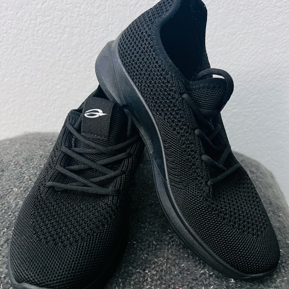 Black Knit Lace Up Lightweight Breathable Women's 7.5 Men’s 6 Athletic Sneakers